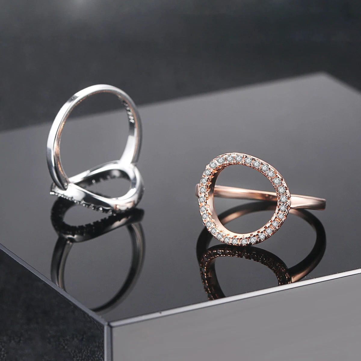 Rose & White Gold Circle Ring – Elegant Fashion Jewelry for Women