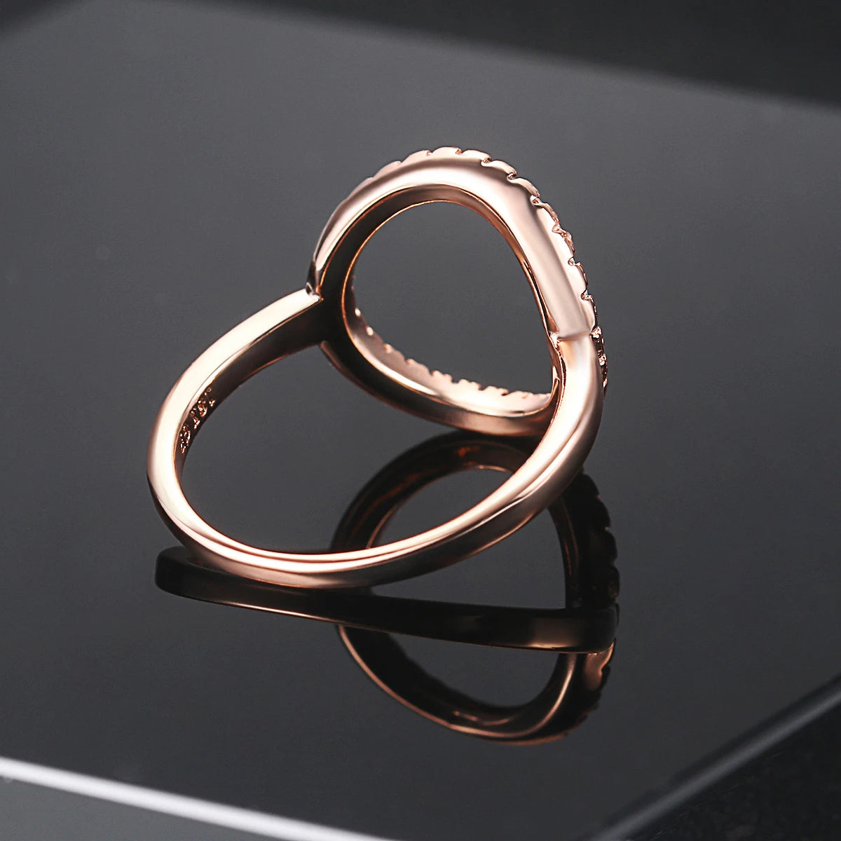 Rose & White Gold Circle Ring – Elegant Fashion Jewelry for Women