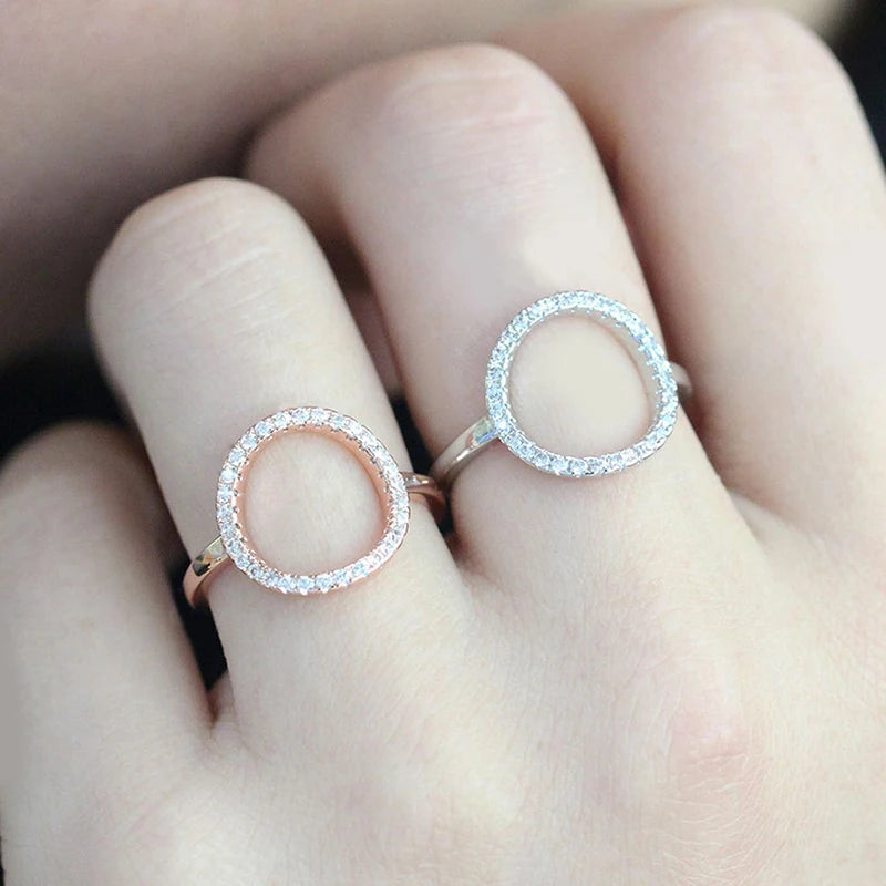 Rose & White Gold Circle Ring – Elegant Fashion Jewelry for Women