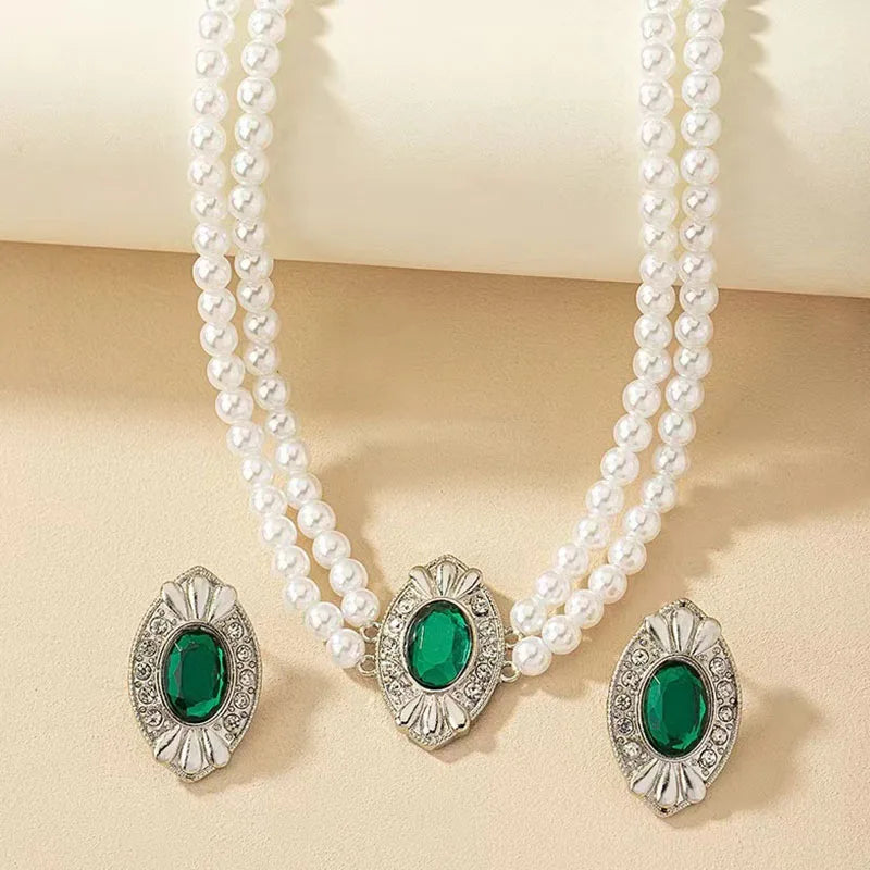 Pearl & Rhinestone Pendant Necklace – Stylish Fashion Jewelry