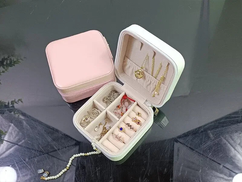 Jewelry Travel Case – Compact Organizer for Earrings, Rings & Necklaces