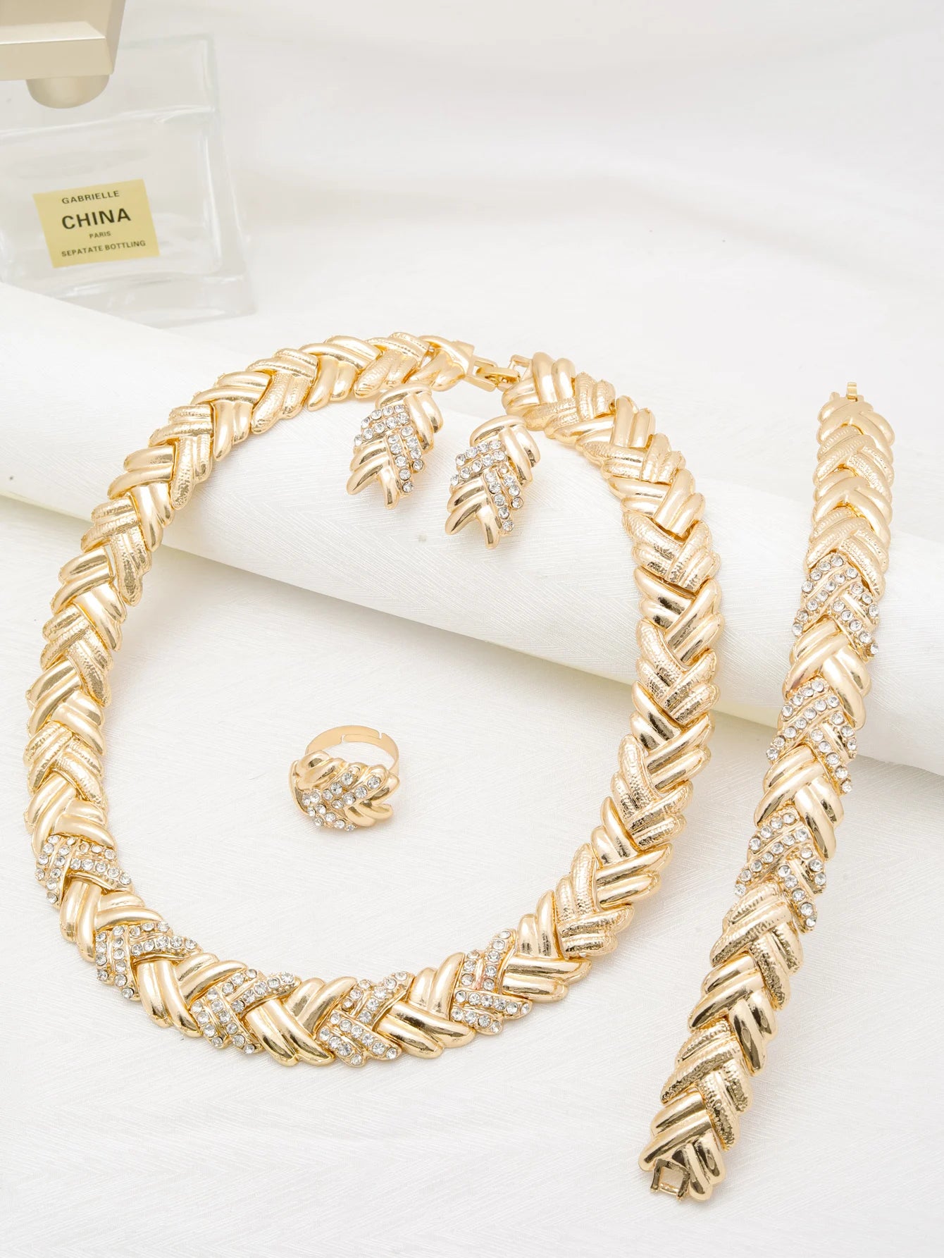 Luxury 18K Gold Plated Dubai Jewelry Set – Necklace, Earrings, Bracelet & Ring for Women