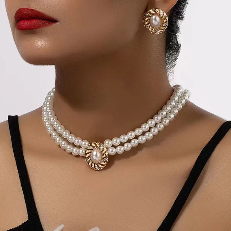 Pearl & Rhinestone Pendant Necklace – Stylish Fashion Jewelry