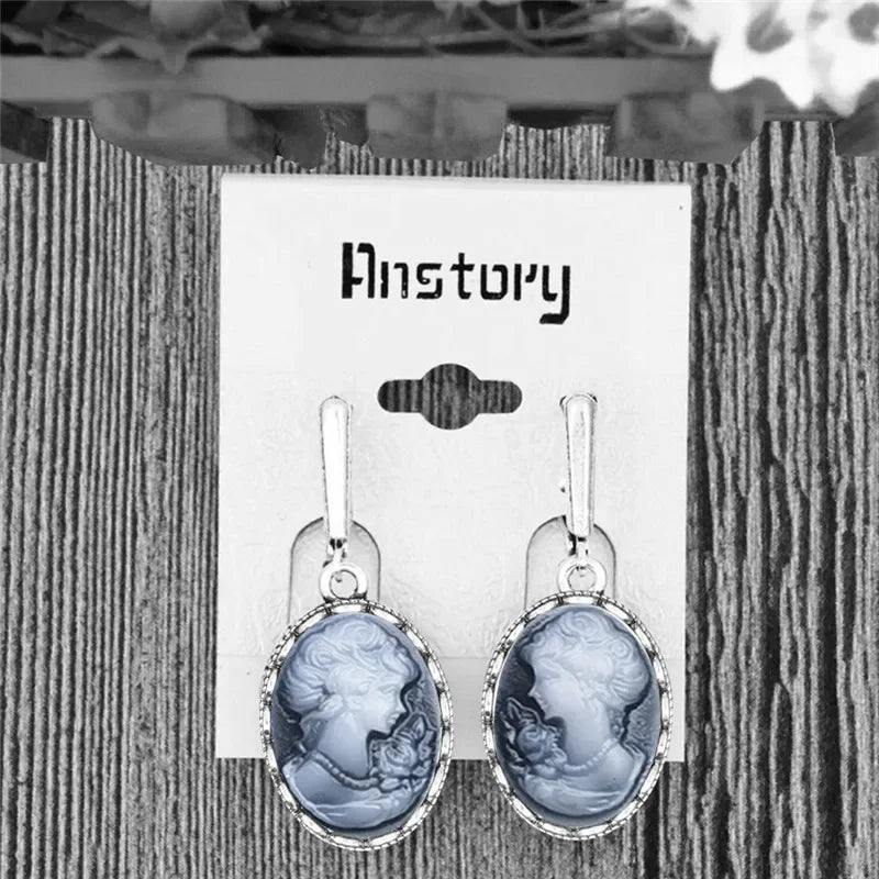 Lady Queen Cameo Jewelry Set | Vintage Necklace & Earrings for Women