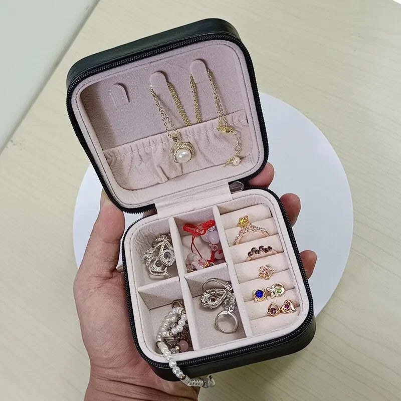 Jewelry Travel Case – Compact Organizer for Earrings, Rings & Necklaces