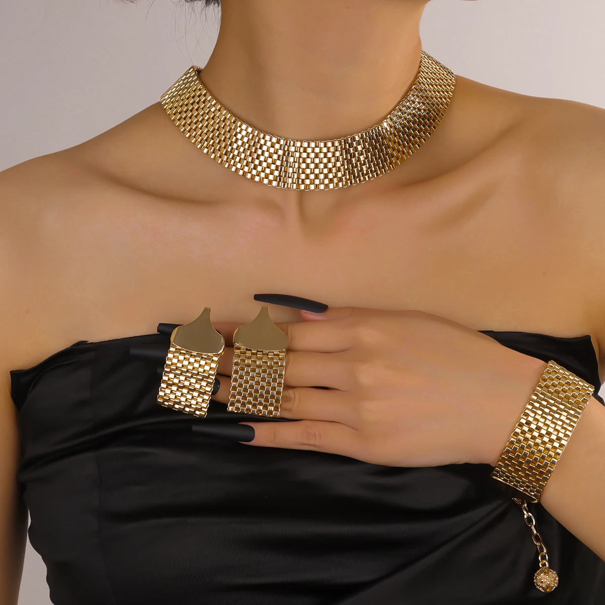 Dubai Jewelry Set – Elegant Bridal Necklace, Bracelet & Earrings