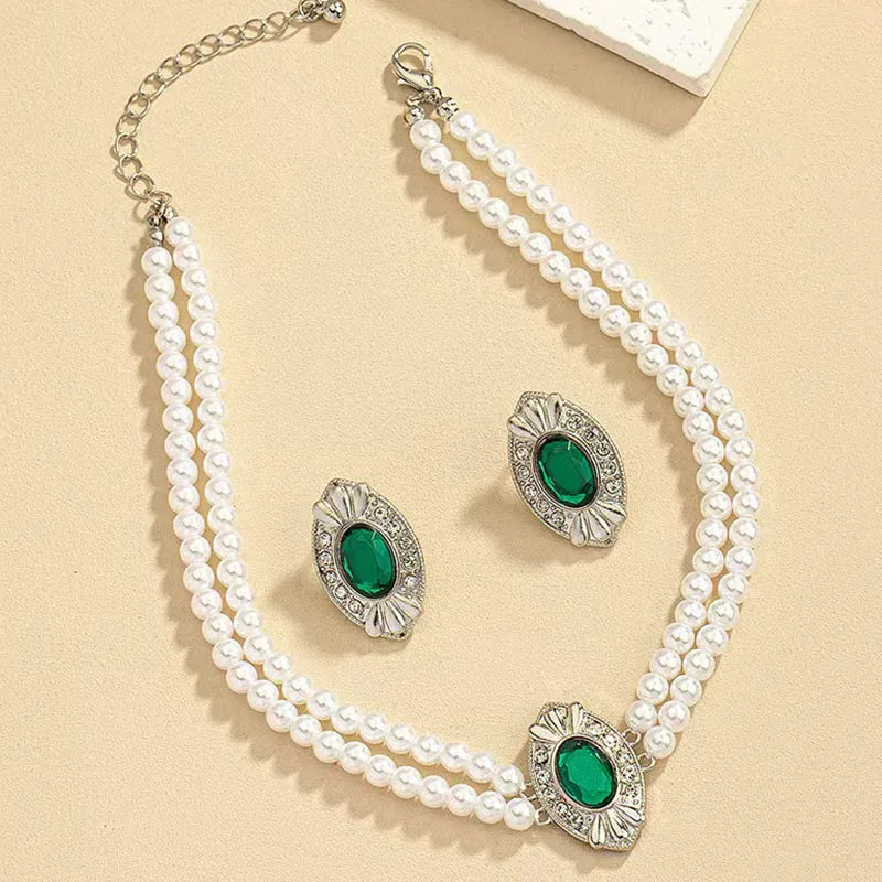 Pearl & Rhinestone Pendant Necklace – Stylish Fashion Jewelry