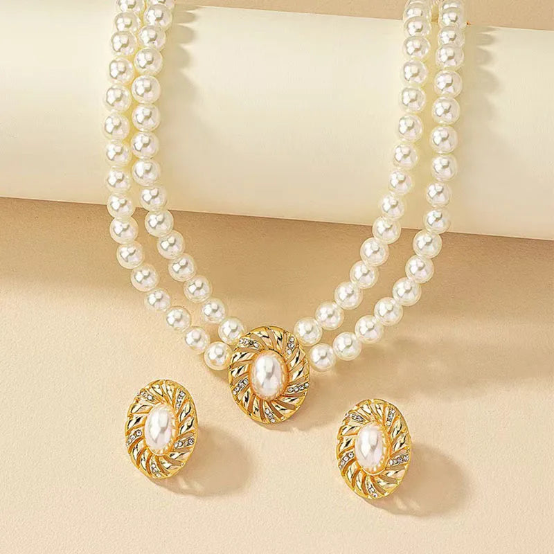 Pearl & Rhinestone Pendant Necklace – Stylish Fashion Jewelry