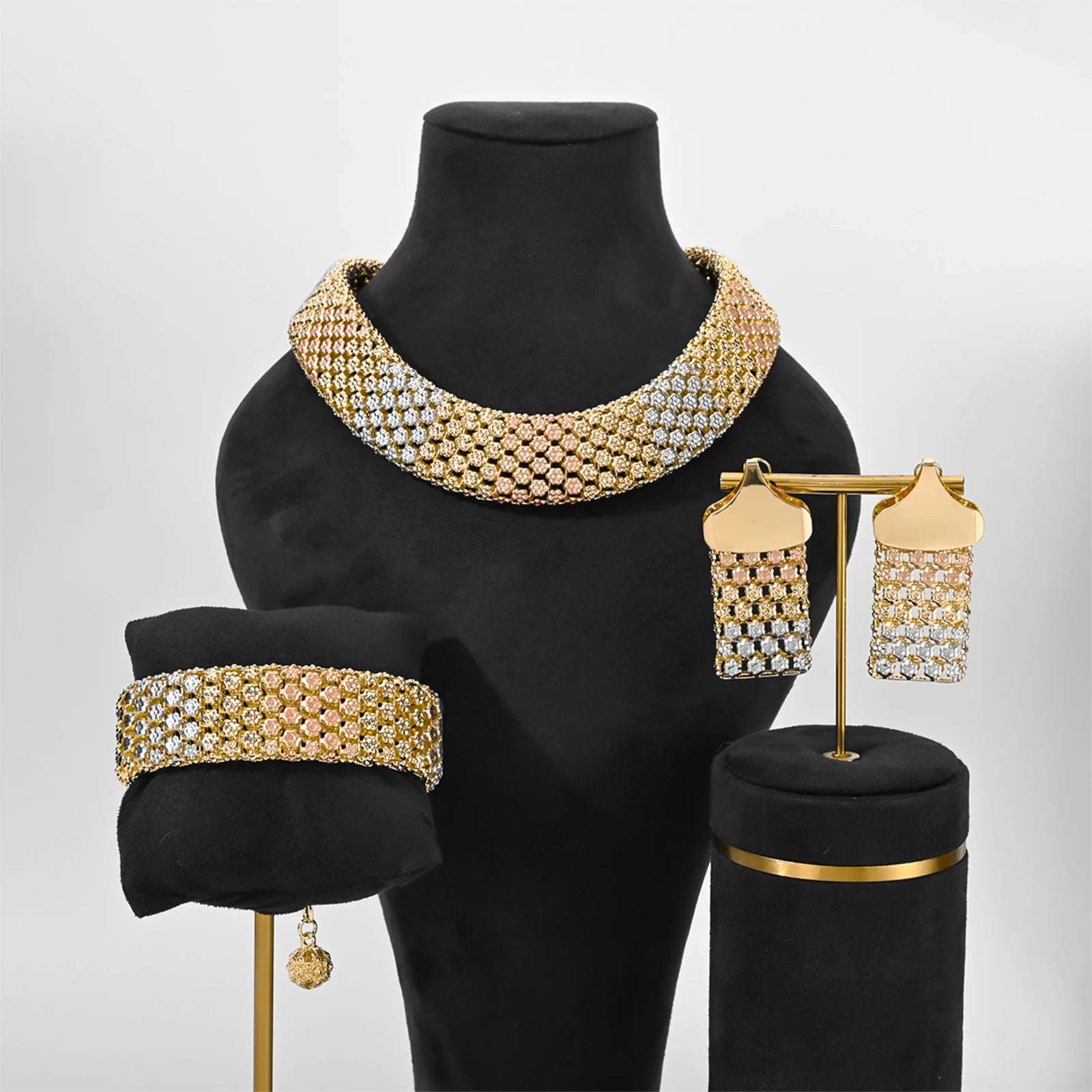Dubai Jewelry Set – Elegant Bridal Necklace, Bracelet & Earrings