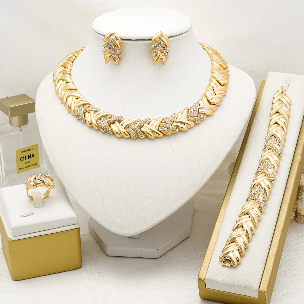 Luxury 18K Gold Plated Dubai Jewelry Set – Necklace, Earrings, Bracelet & Ring for Women